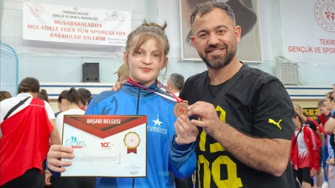 Öğrencimiz Safiye MUSTAFA Güreşte Türkiye Üçüncüsü